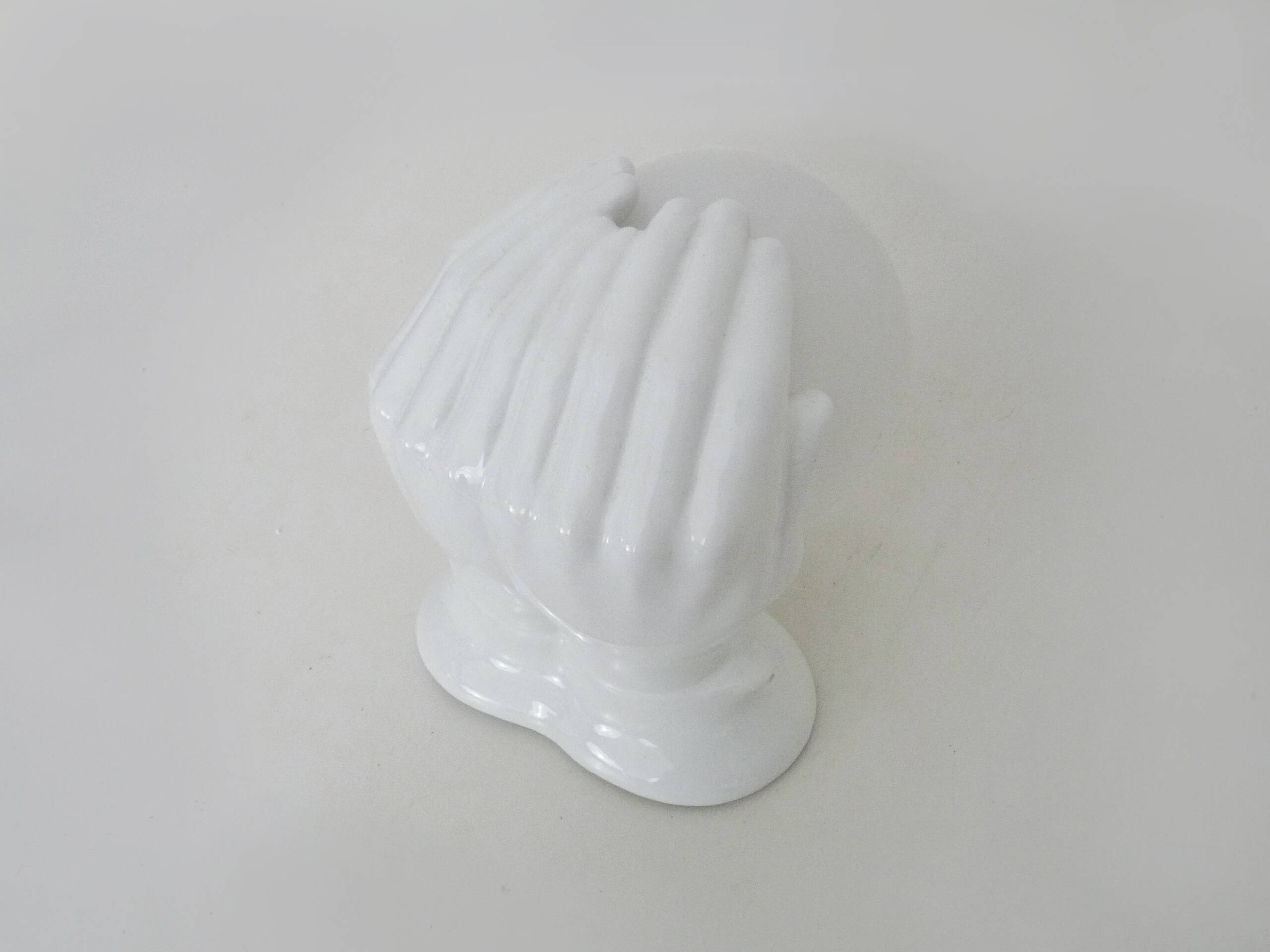 Ceramic pair of hands wall light from the 1970s.