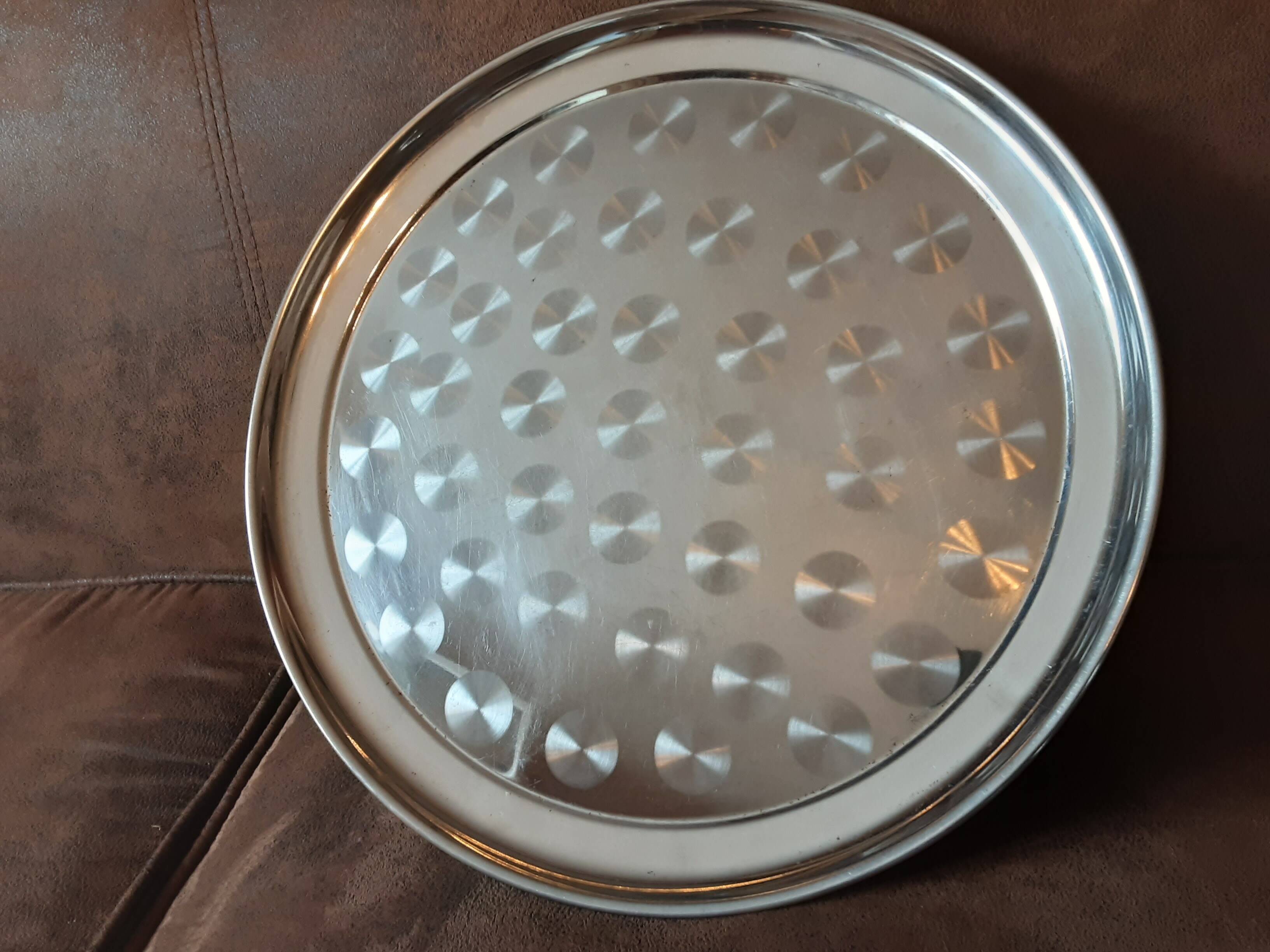 Set of 2 vintage trays