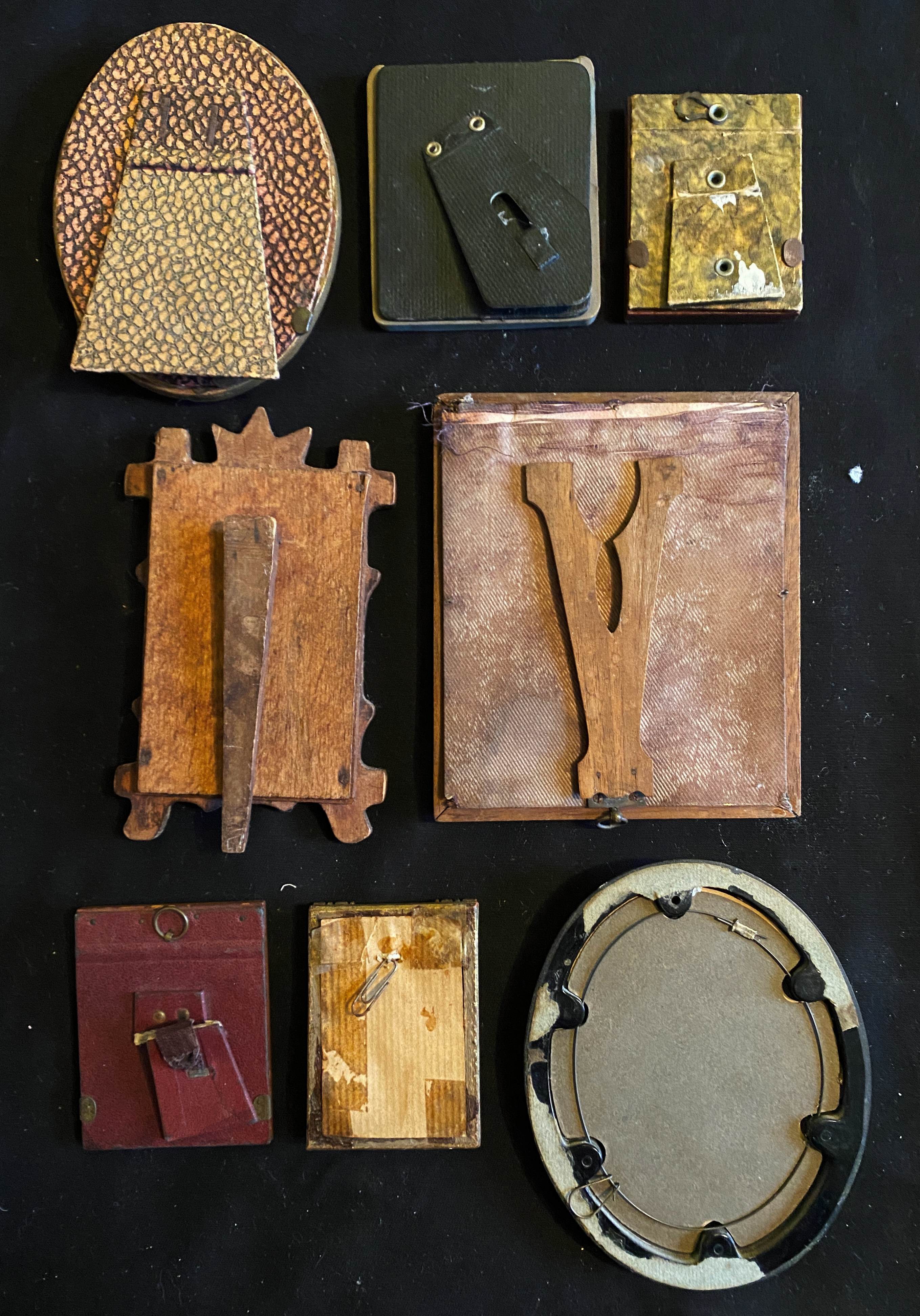 Set of 8 old frames