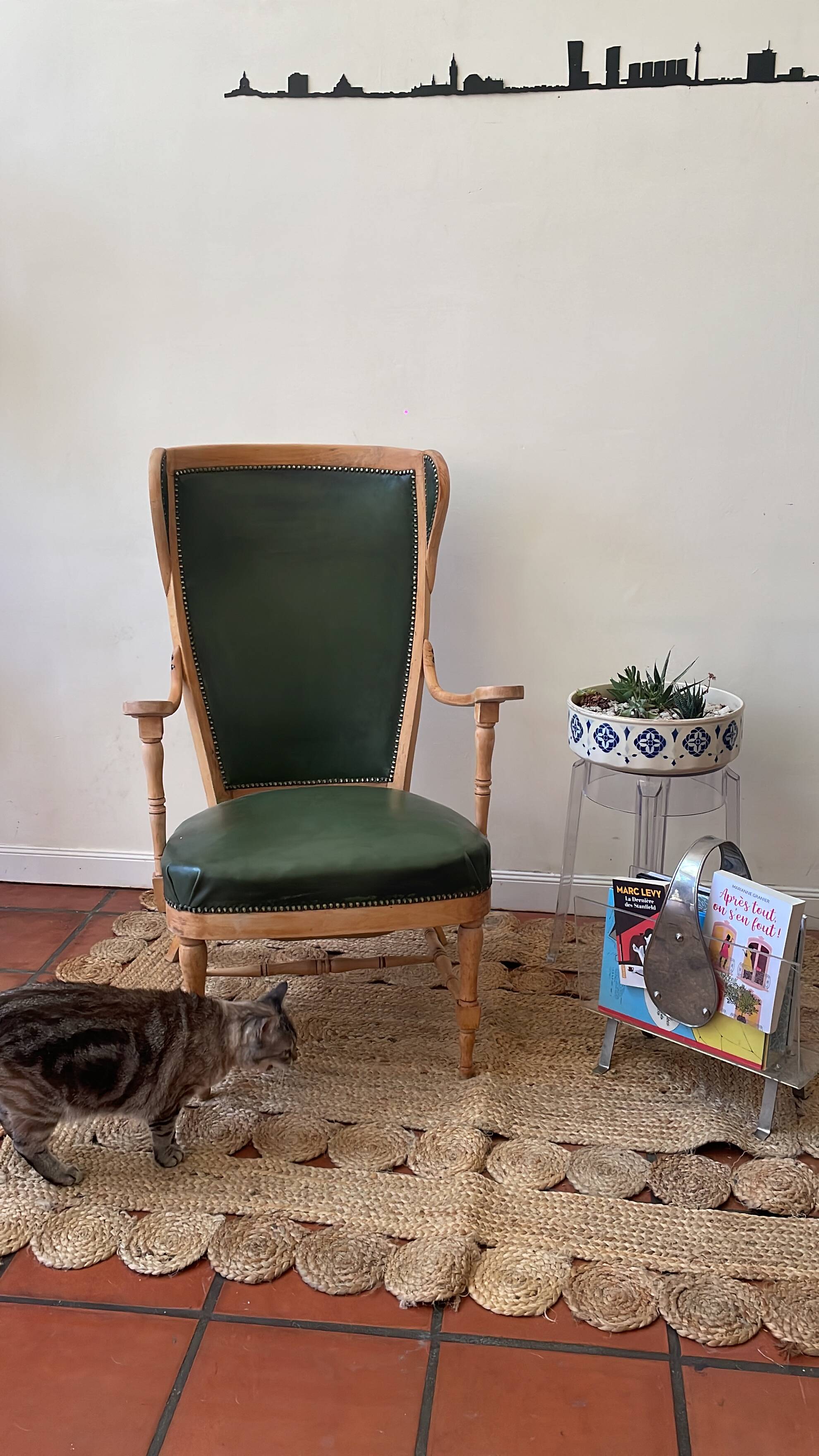 Fauteuil anglais cuir vert bouteille