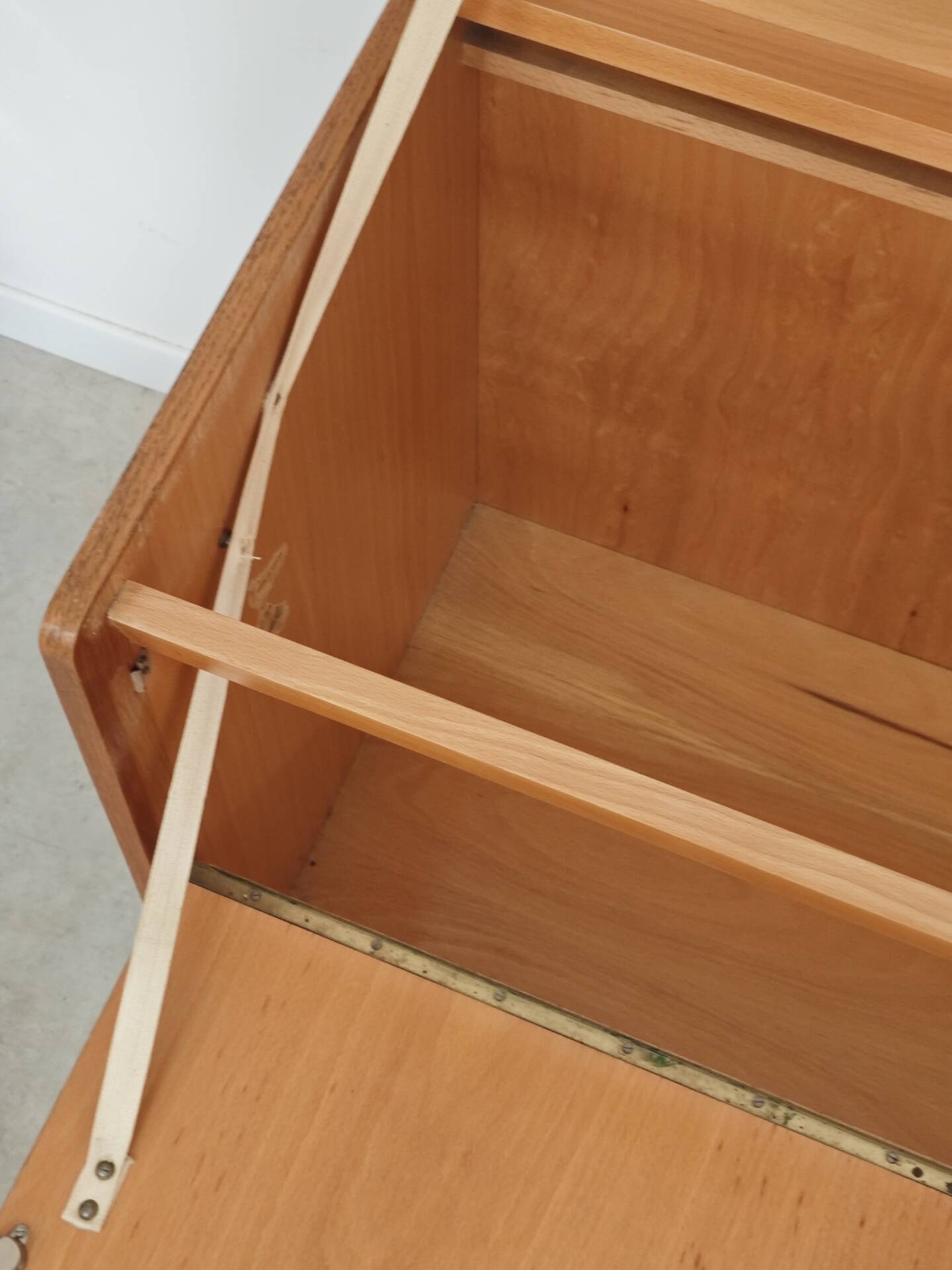 Coffre rangement / mini bar U459 par Jiri
Jiroutek pour Interier Praha