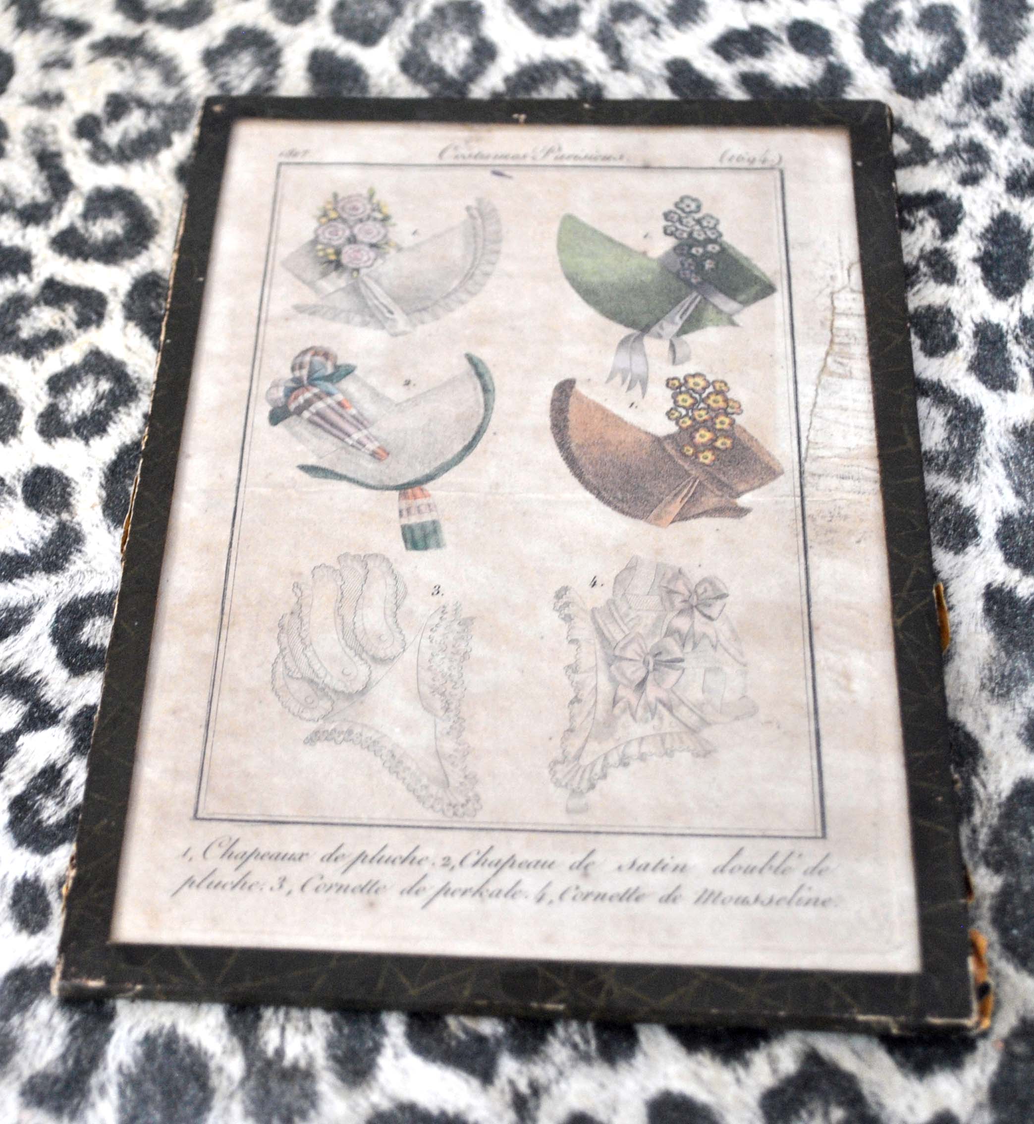 Fashion engraving under glass "Parisian costumes 1694" from 1817 - Hats caps cornettes