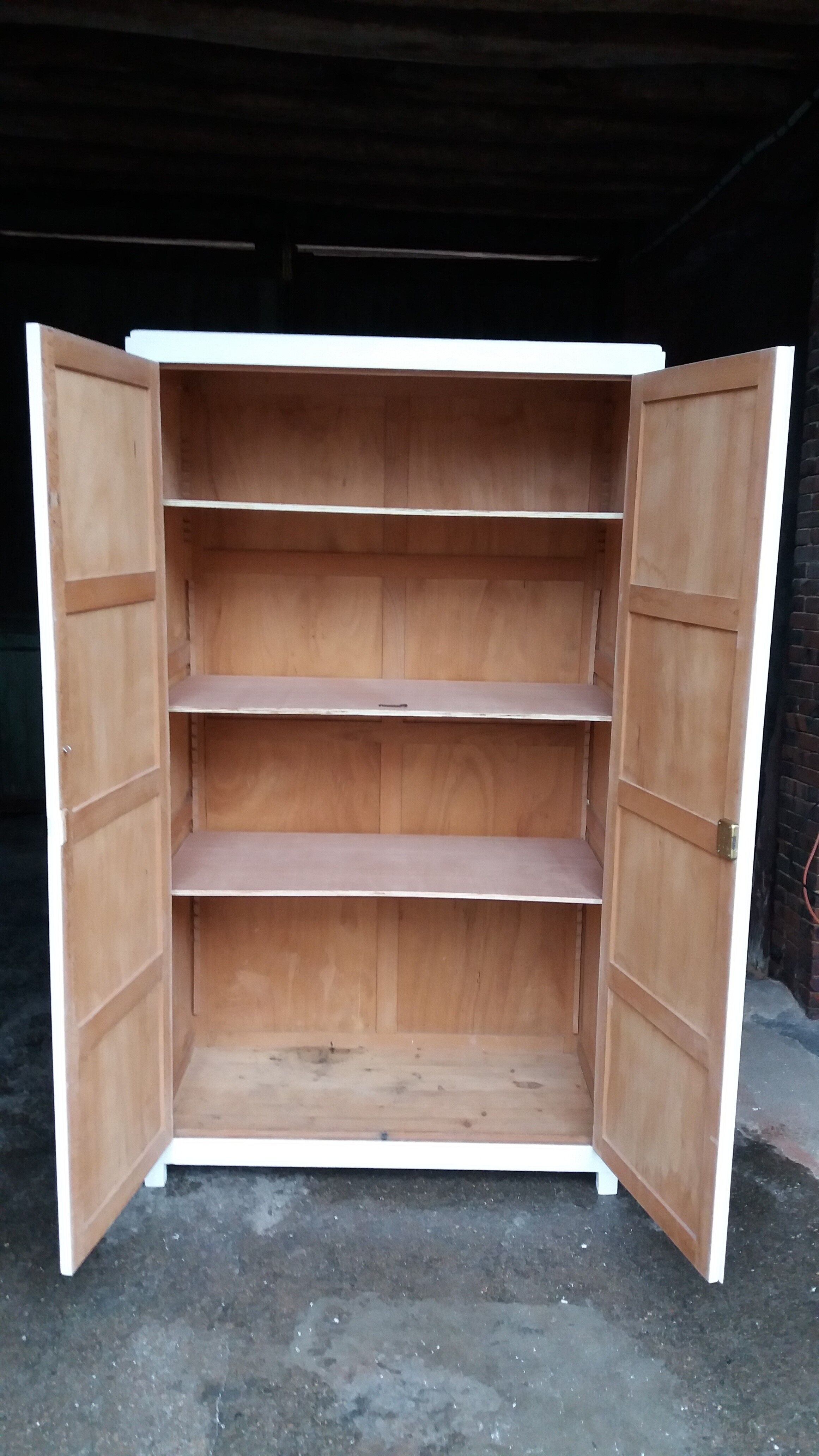 Armoire parisienne