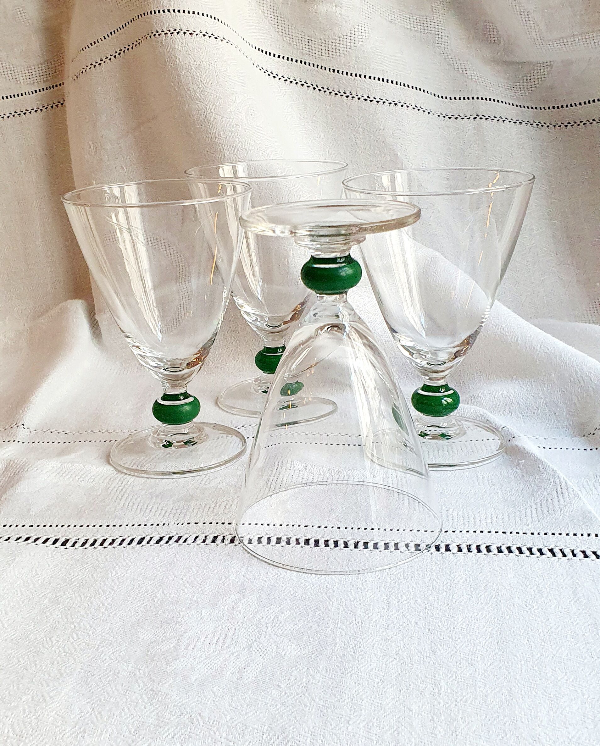 Ensemble de 4 verres à eau à pied