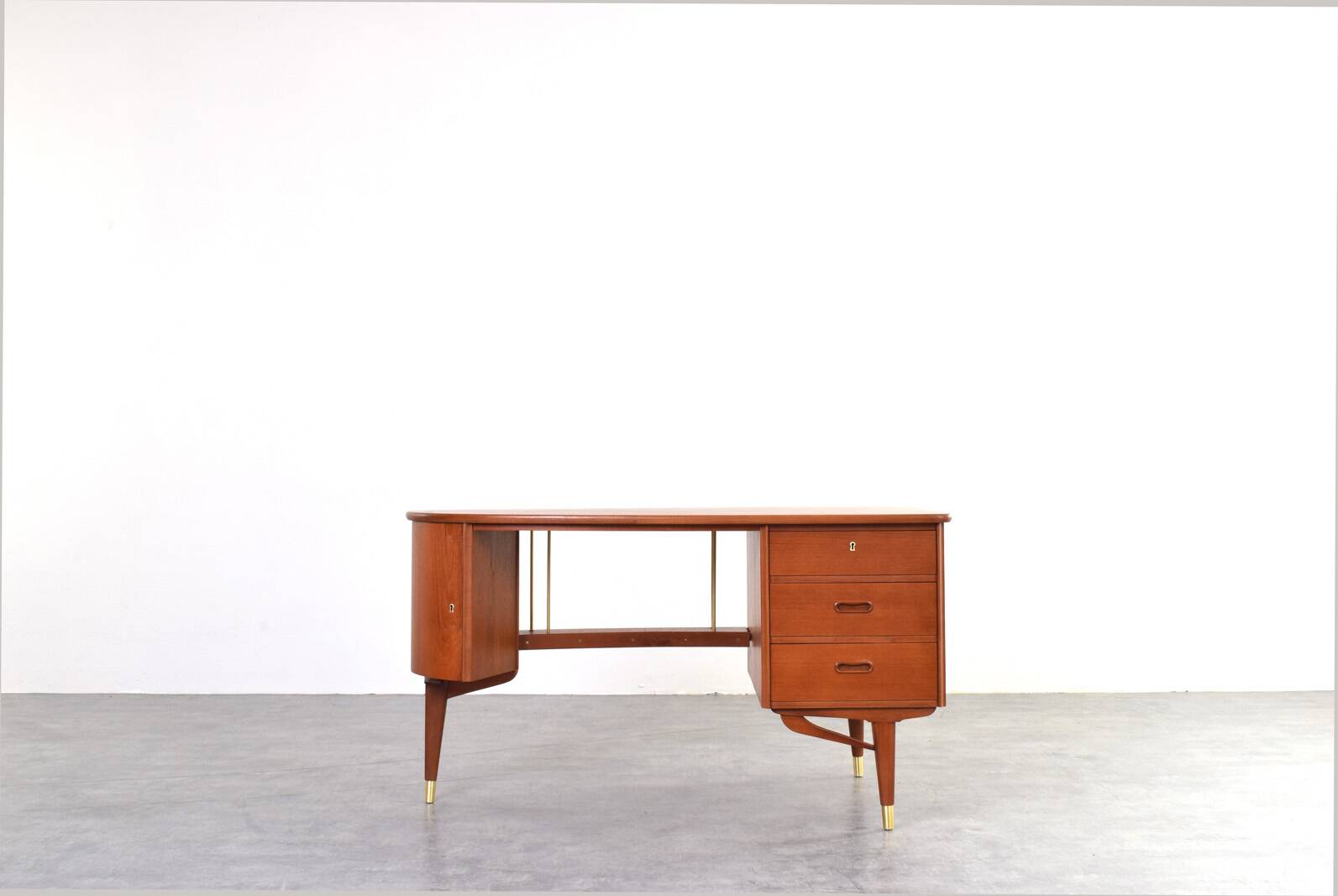 Mid-Century Organic Teak Desk from Sola Møbler, 1960s.