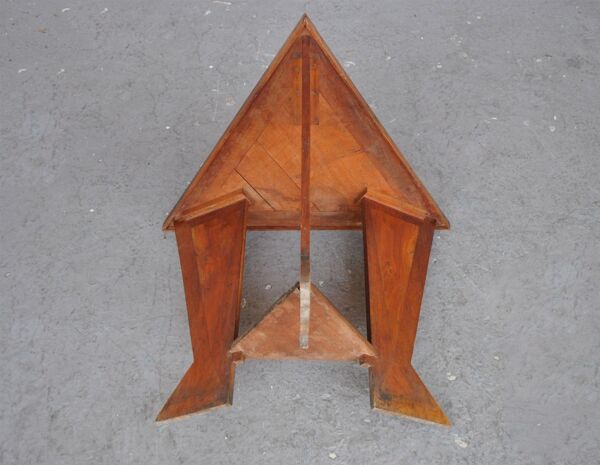 Guéridon triangulaire Art nouveau marqueté 1900