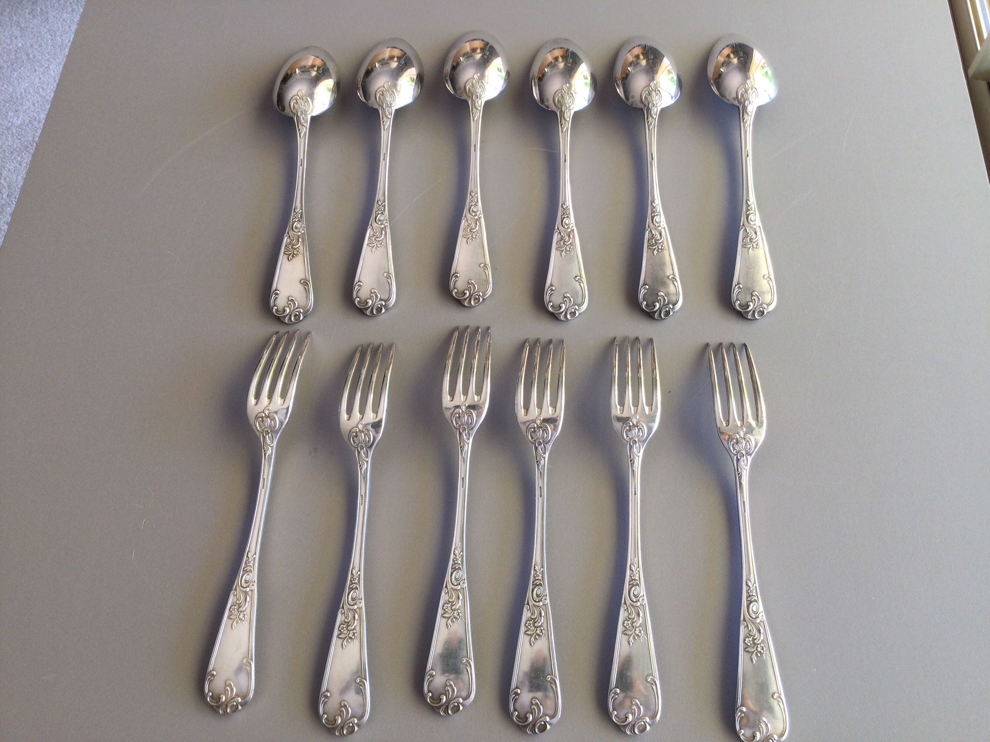 silver metal cutlery