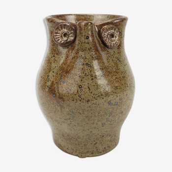 Zoomorphic pitcher owl in pyrity sandstone