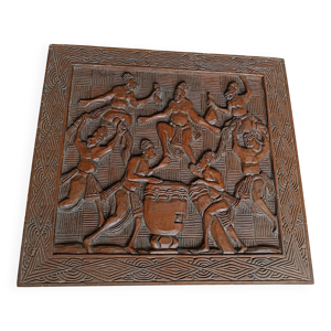 Panneau en bois sculpté