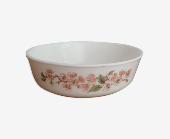 Plat en opaline à fleurs