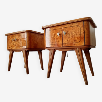 Pair of vintage 1950s bedside tables in walnut rock