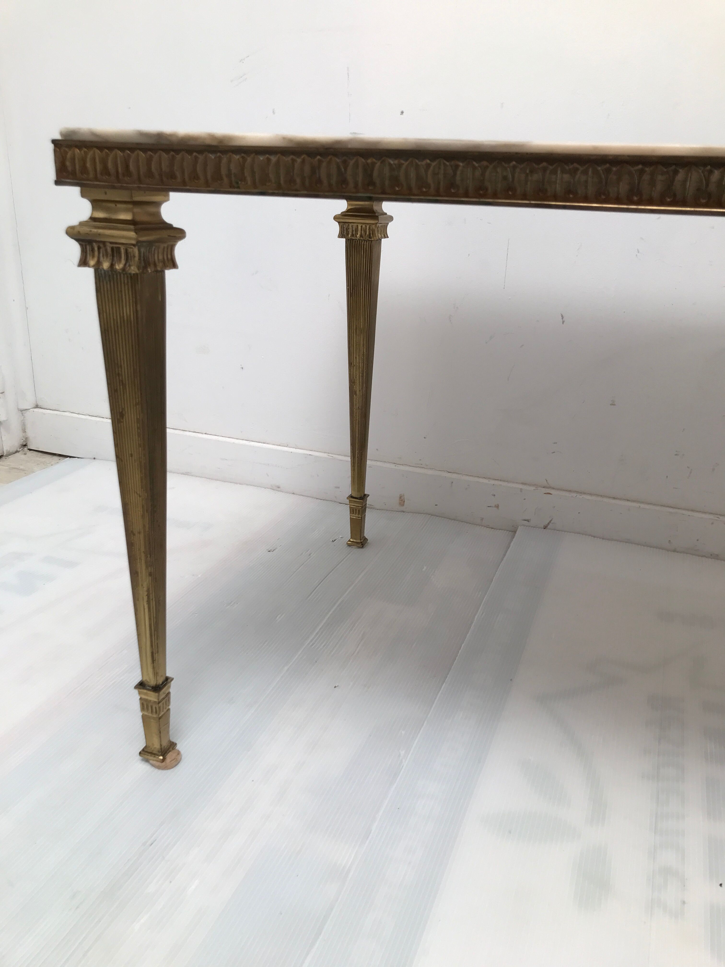 Coffee table in onyx marble 50s-60s