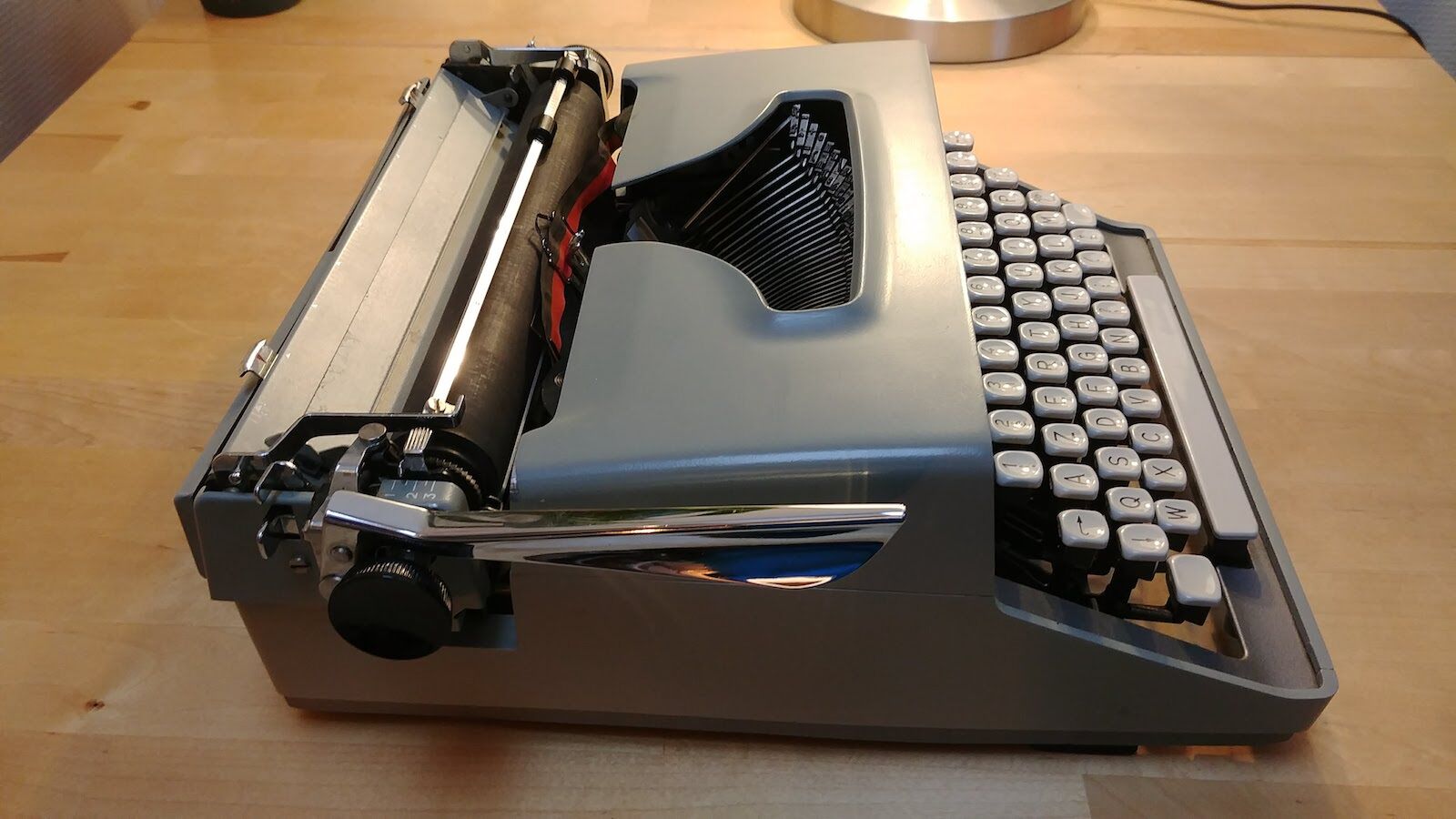 Typewriter Remington Travelriter Deluxe