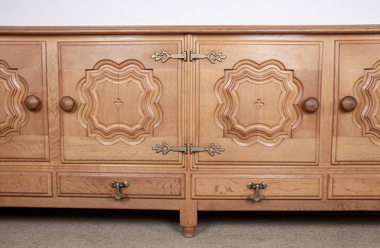 Very large French sideboard in solid oak, Guillerme and Chambron 1960.