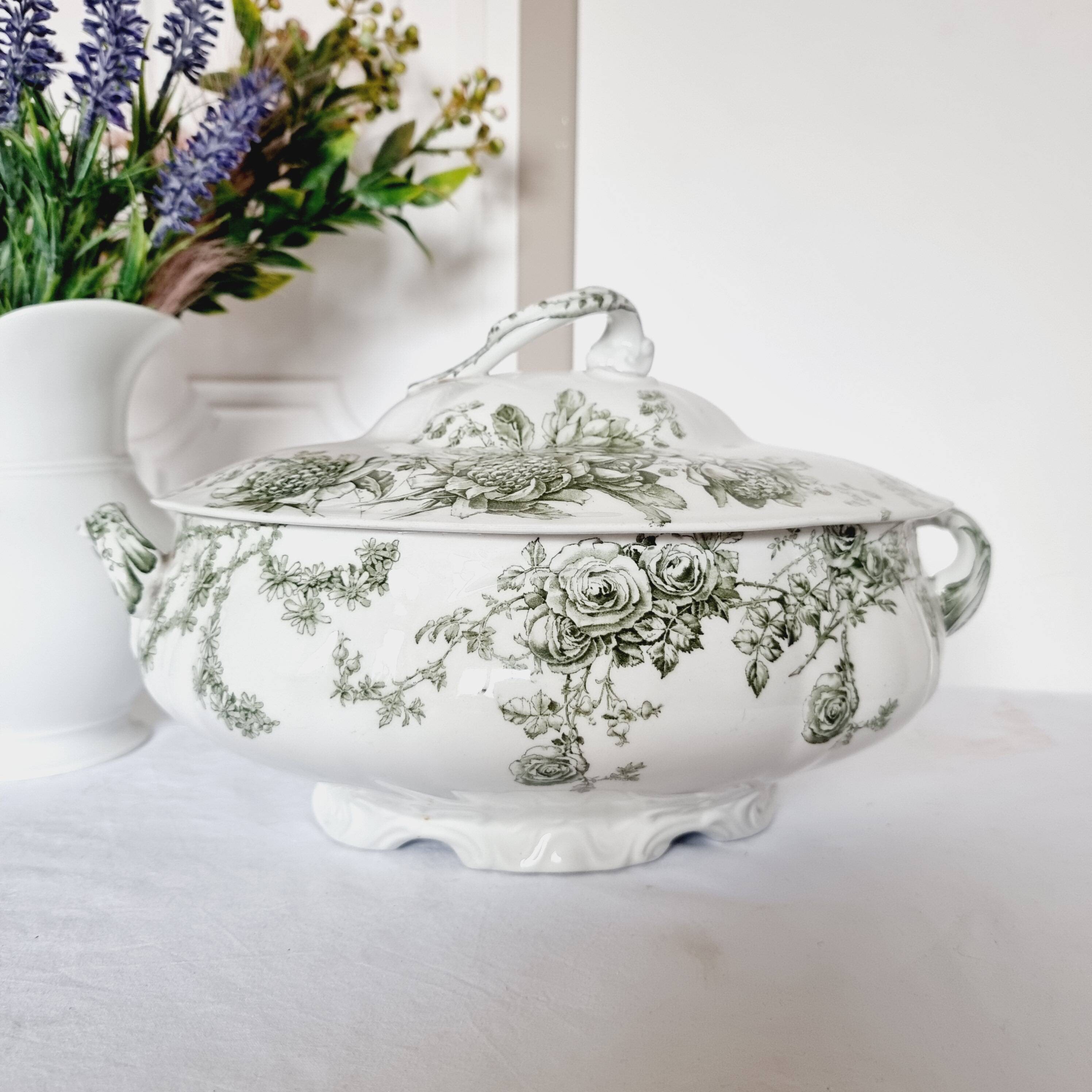 Antique Doulton Brurslem English Porcelain Tureen with Rose and Waratah Pattern from 1920