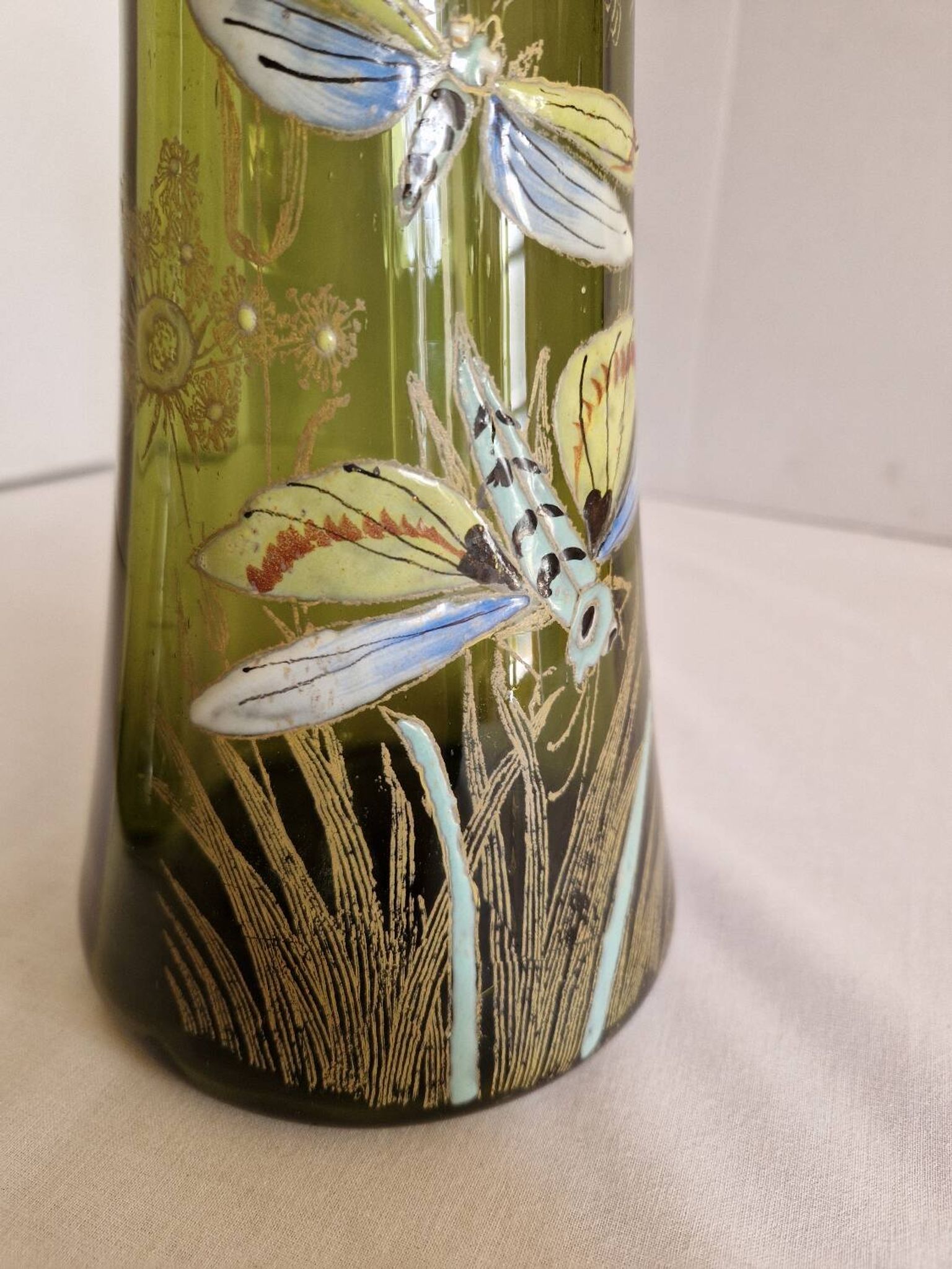 Paire de vases en verre émaillé avec libellule, attribués à Legras