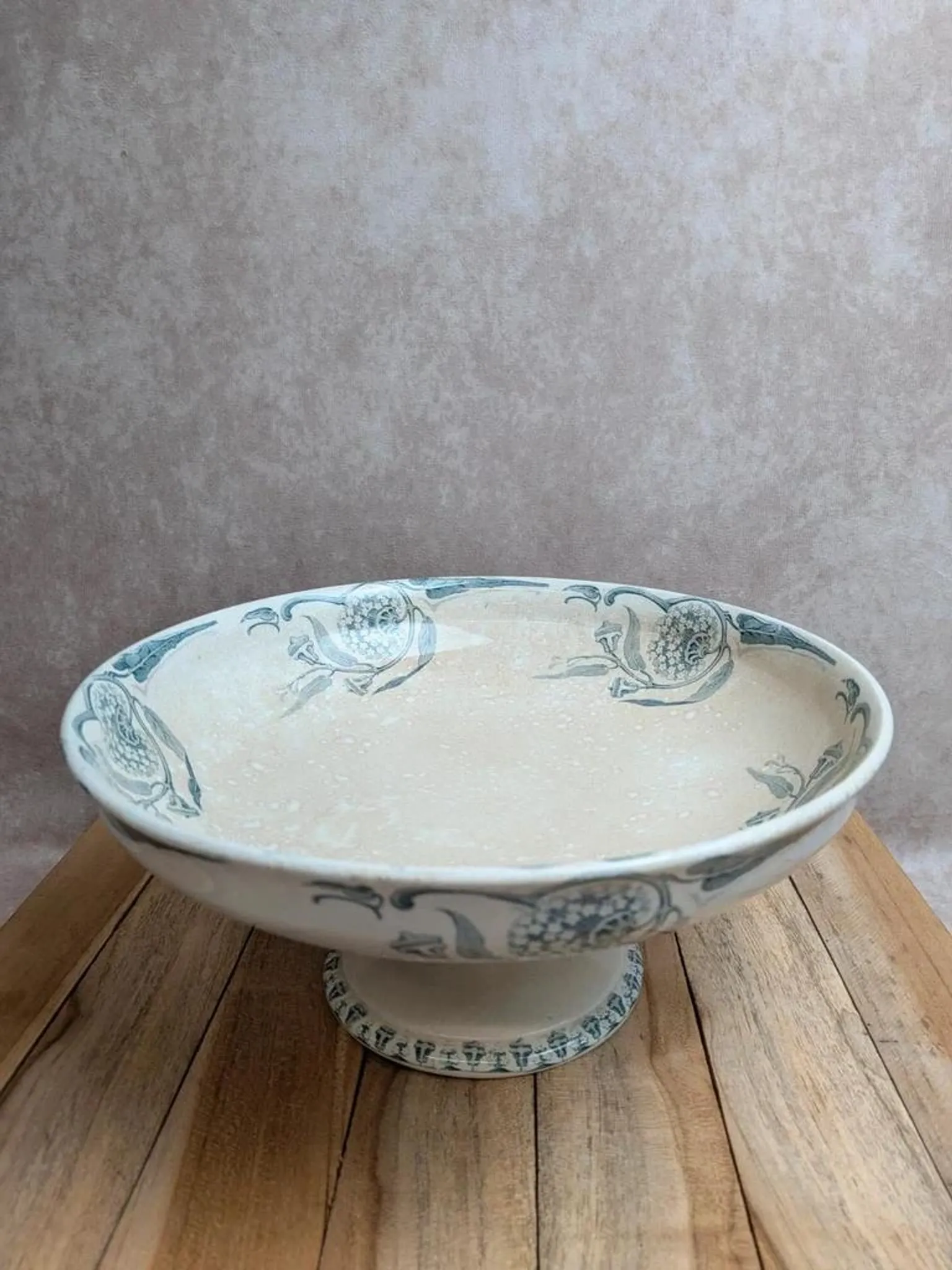 Magnificent antique footed compote in ironstone, signed P.f, model Edmond.