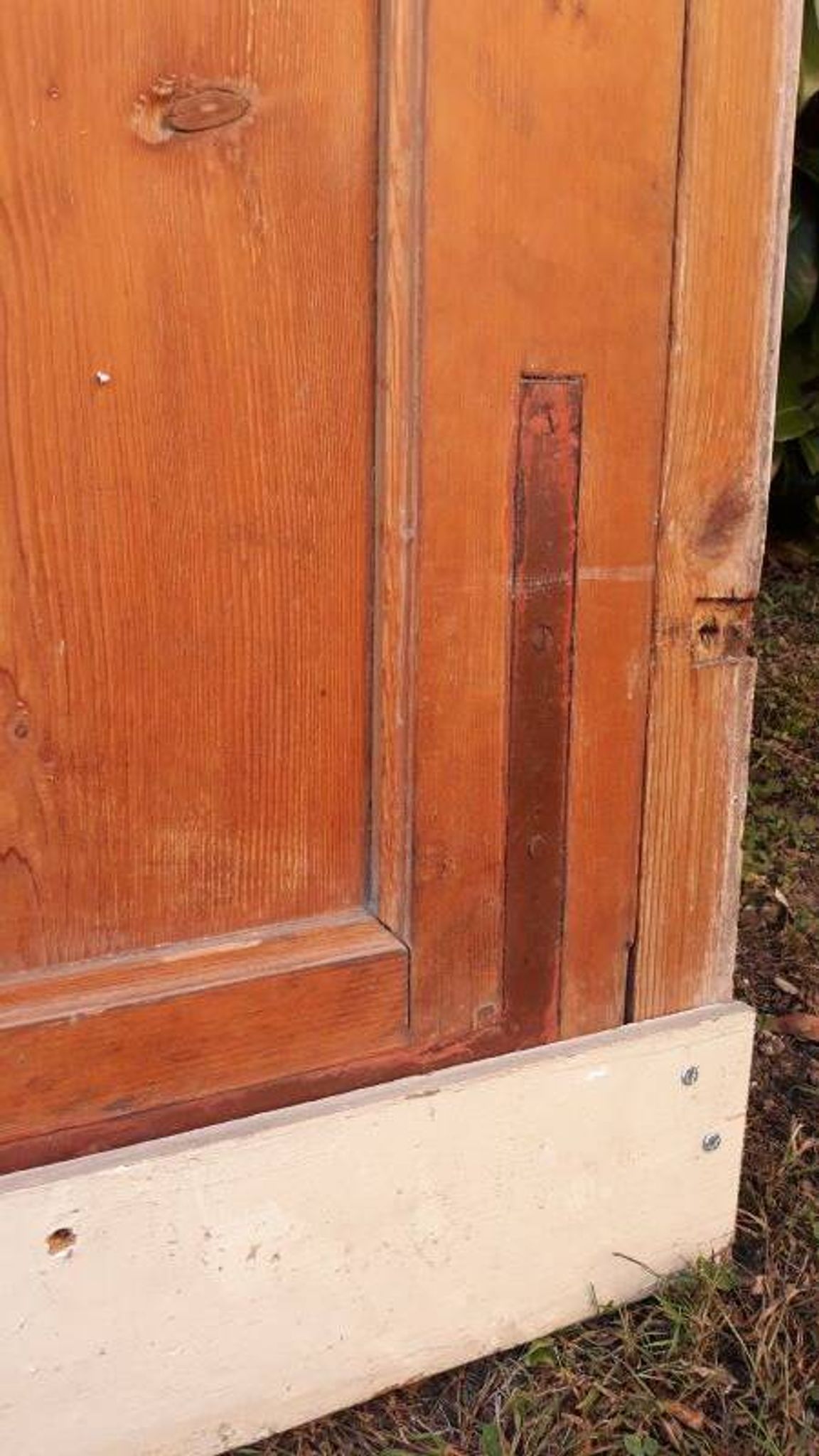Porte d'entrée et son cadre imposte en verre translucide, début XXème