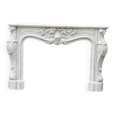 Imposante cheminée de style louis xv en marbre blanc de carrare vers 1880