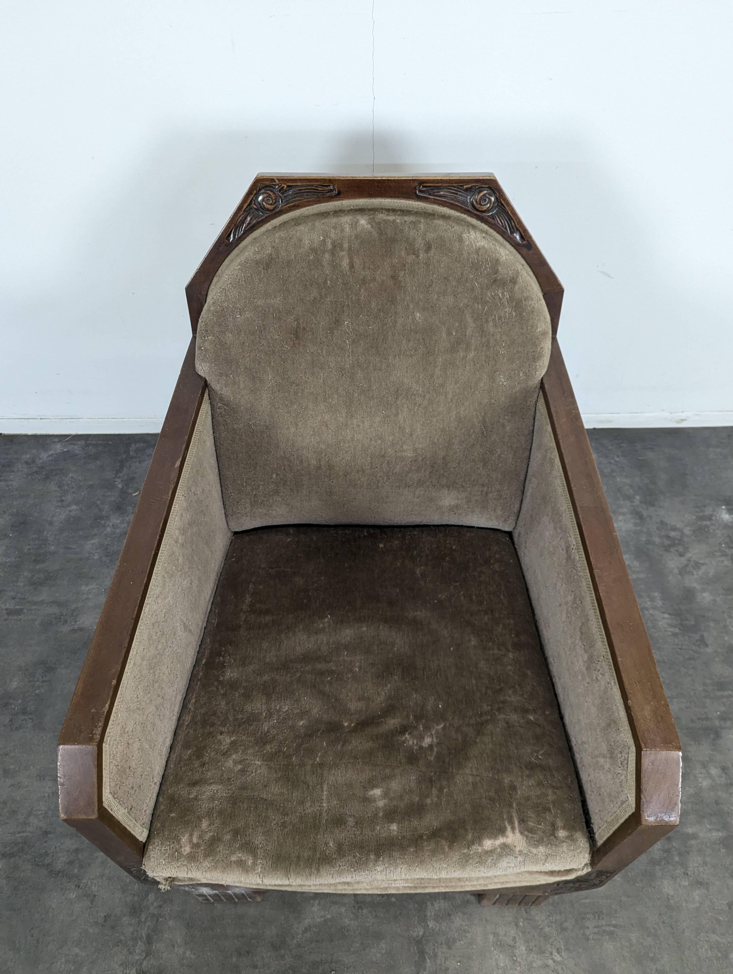 Art Deco armchair in Mahogany