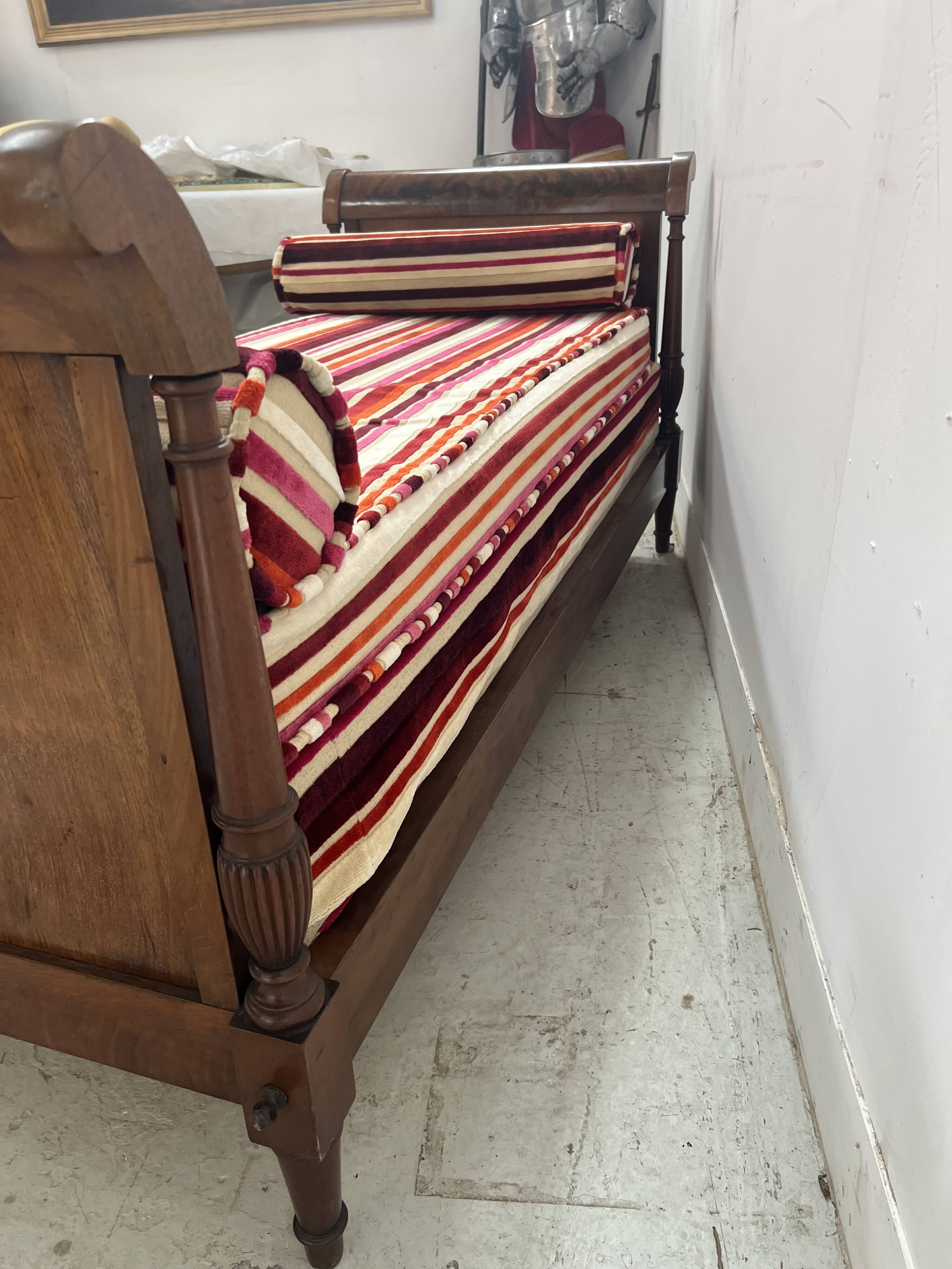 Louis XVI style mahogany daybed, 19th century