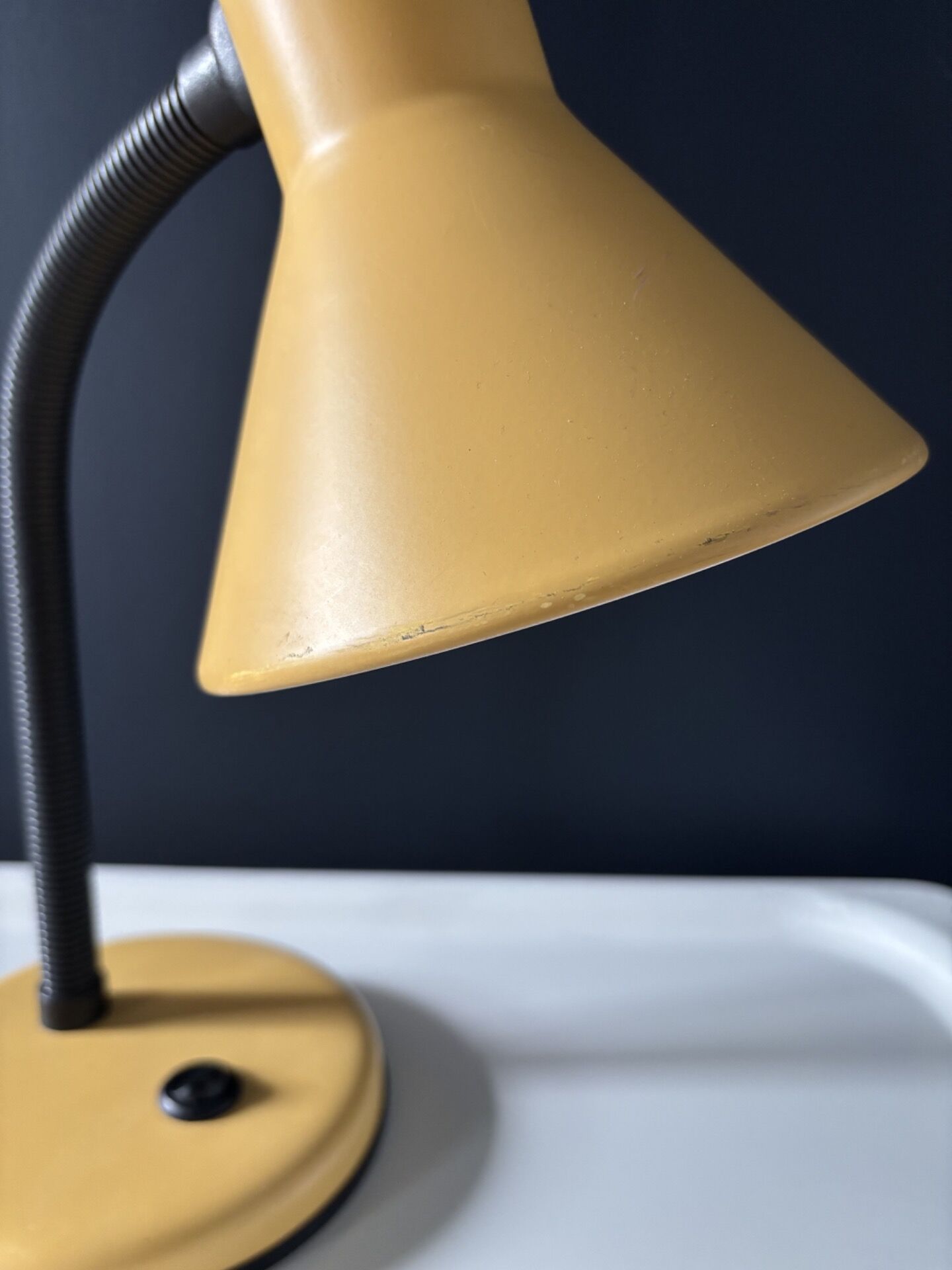 Vintage 1970s mustard yellow gooseneck desk lamp.