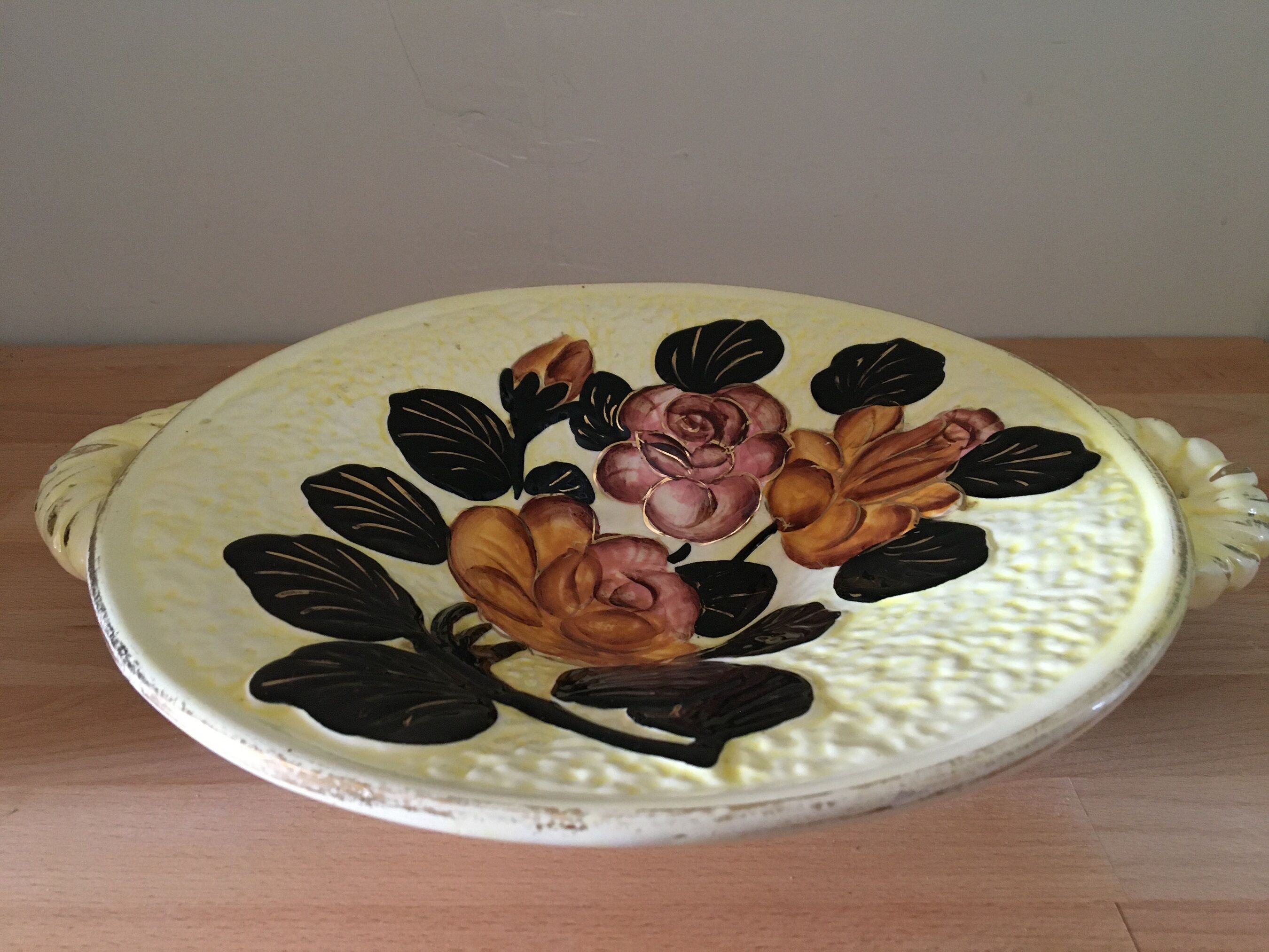 Old plate in ceramic (barbotine pottery) signed vallauris