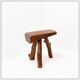 Rustic brutalist tripod stool in wood - Natural shape - 1950s/60s