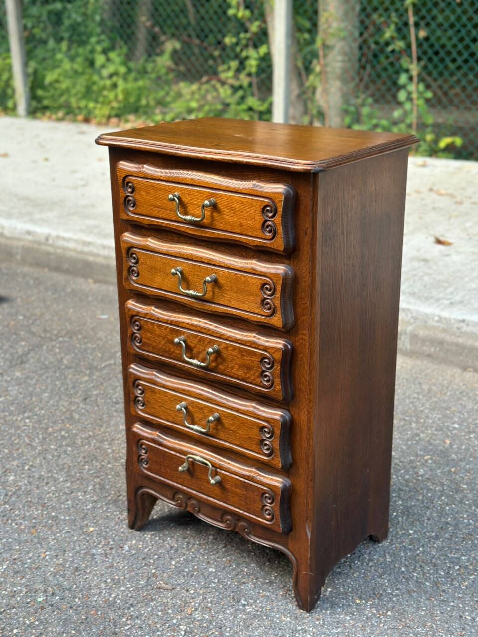 Commode, chiffonnier, semainier style Louis XV en chêne, 1970