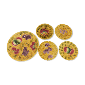 lot de un plat et 4 assiettes