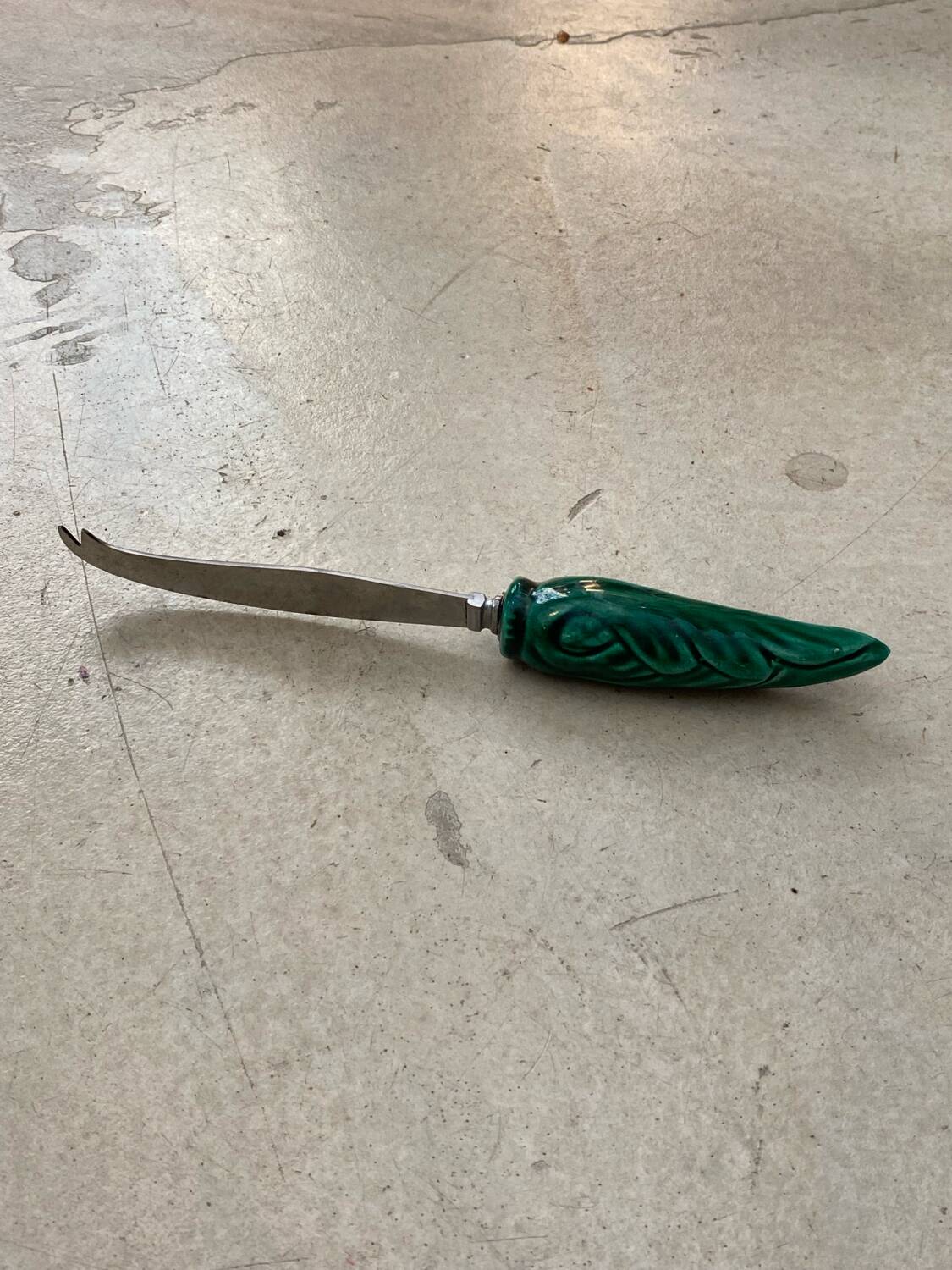 Cheese knife