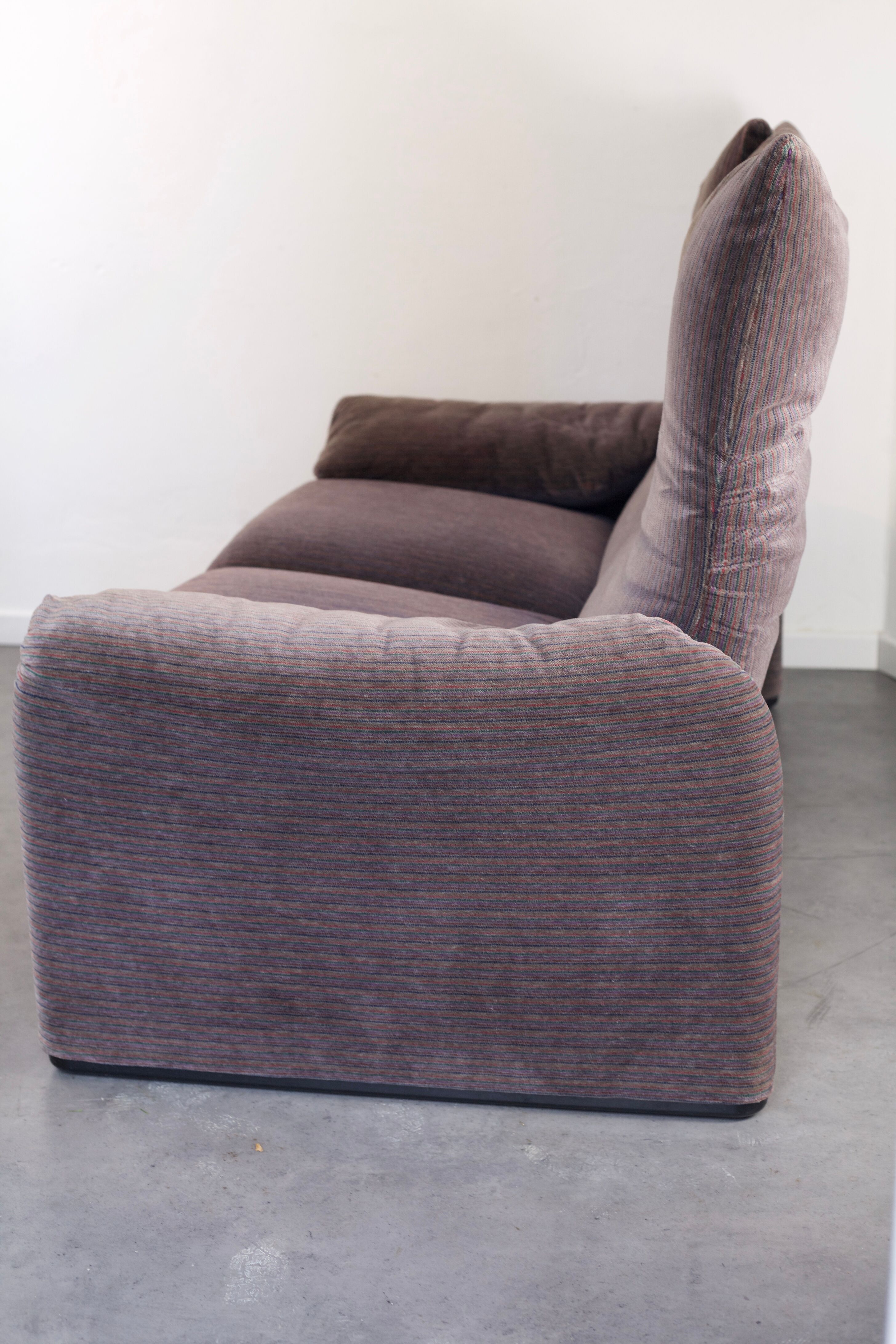 Canapé Maralunga de Vico Magistretti, édité par Cassina Italie années 80