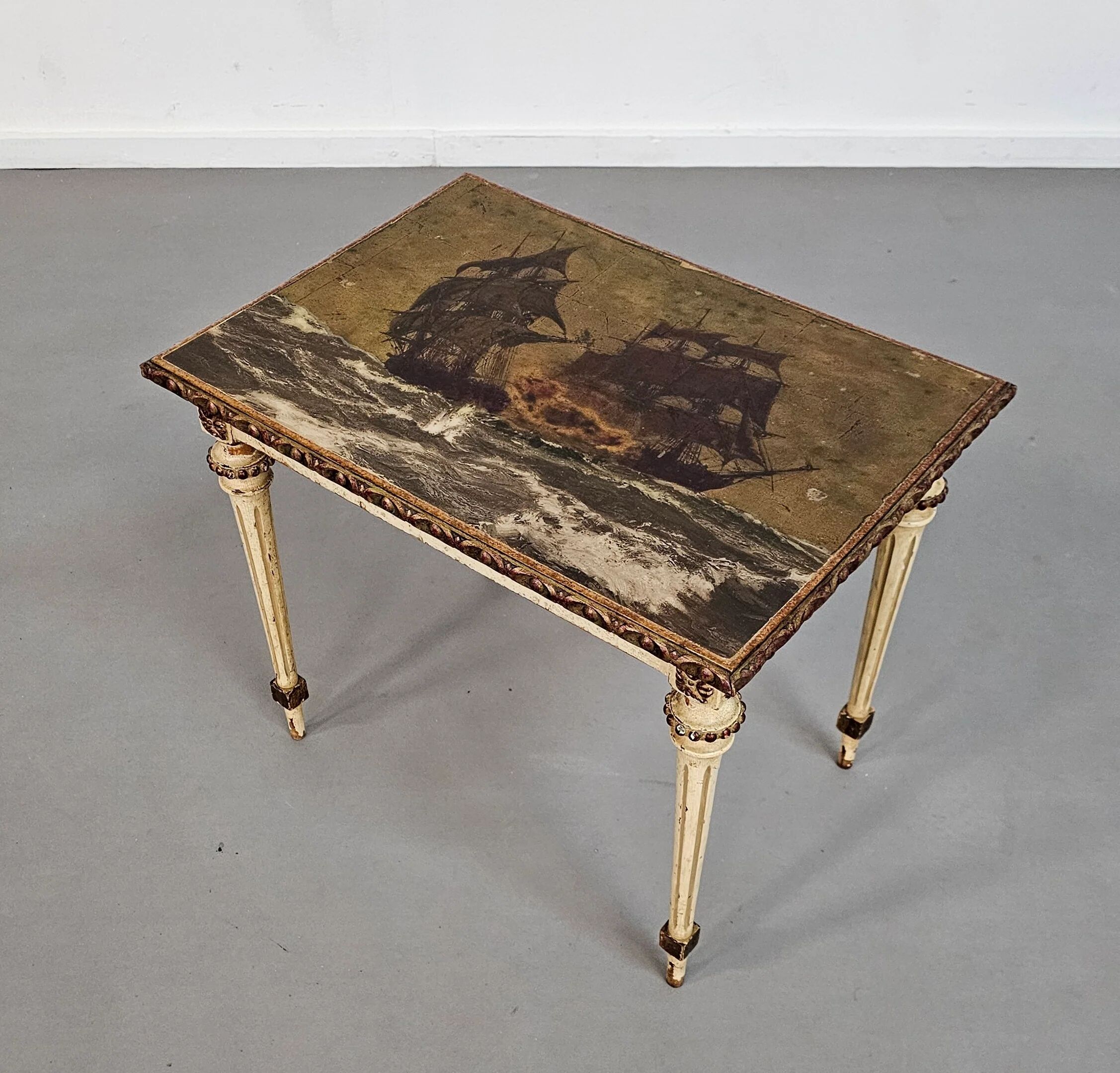 2 x nesting side tables / neo classic / painted gold leaf top / The battle of Texel