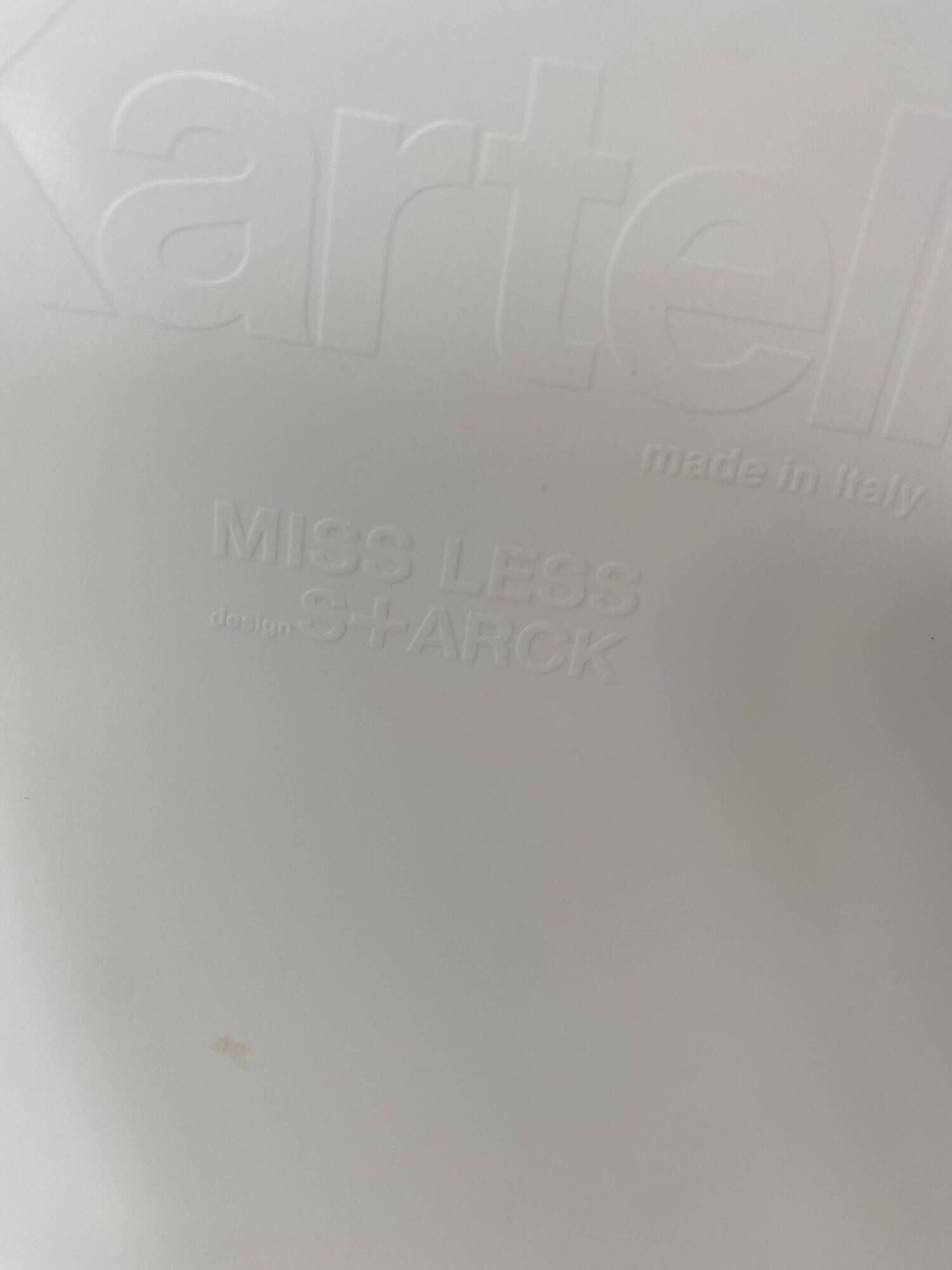Chair Miss Less Stark
