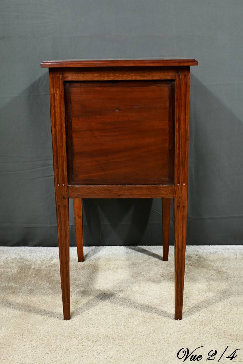 Mahogany chest of drawers, Louis XVI period – Late 18th century