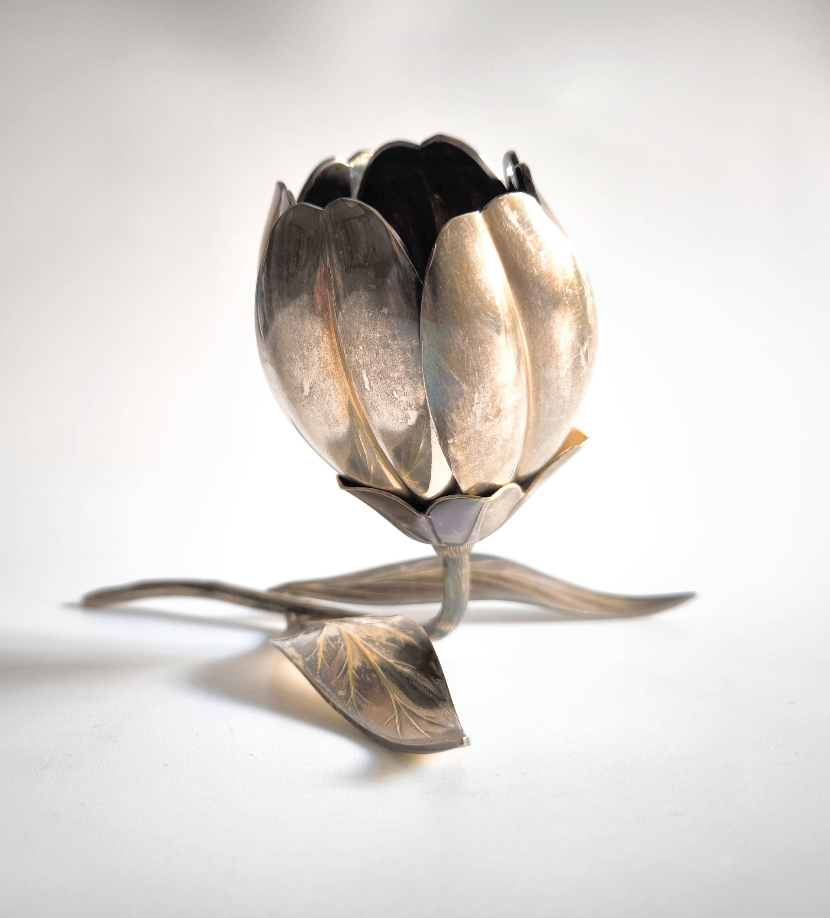 Cendrier en métal en forme de fleur Plame 1960