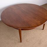 Danish round coffee table in teak, brass and cane, model FD 515 by Peter Hvidt 1960.