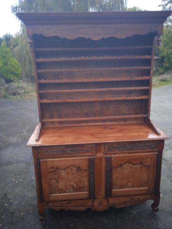 Saintonge dresser