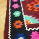 Tapis kilim brun et turquoise roumain avec des couleurs d'accent faites dans des maramures 140x190cm
