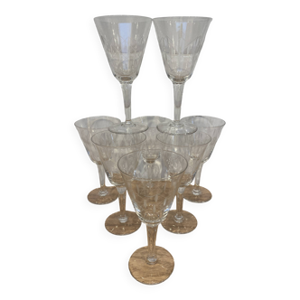 Set of 8 engraved wine glasses