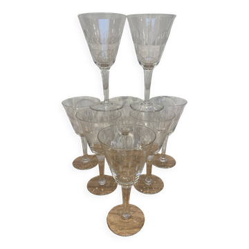 Set of 8 engraved wine glasses