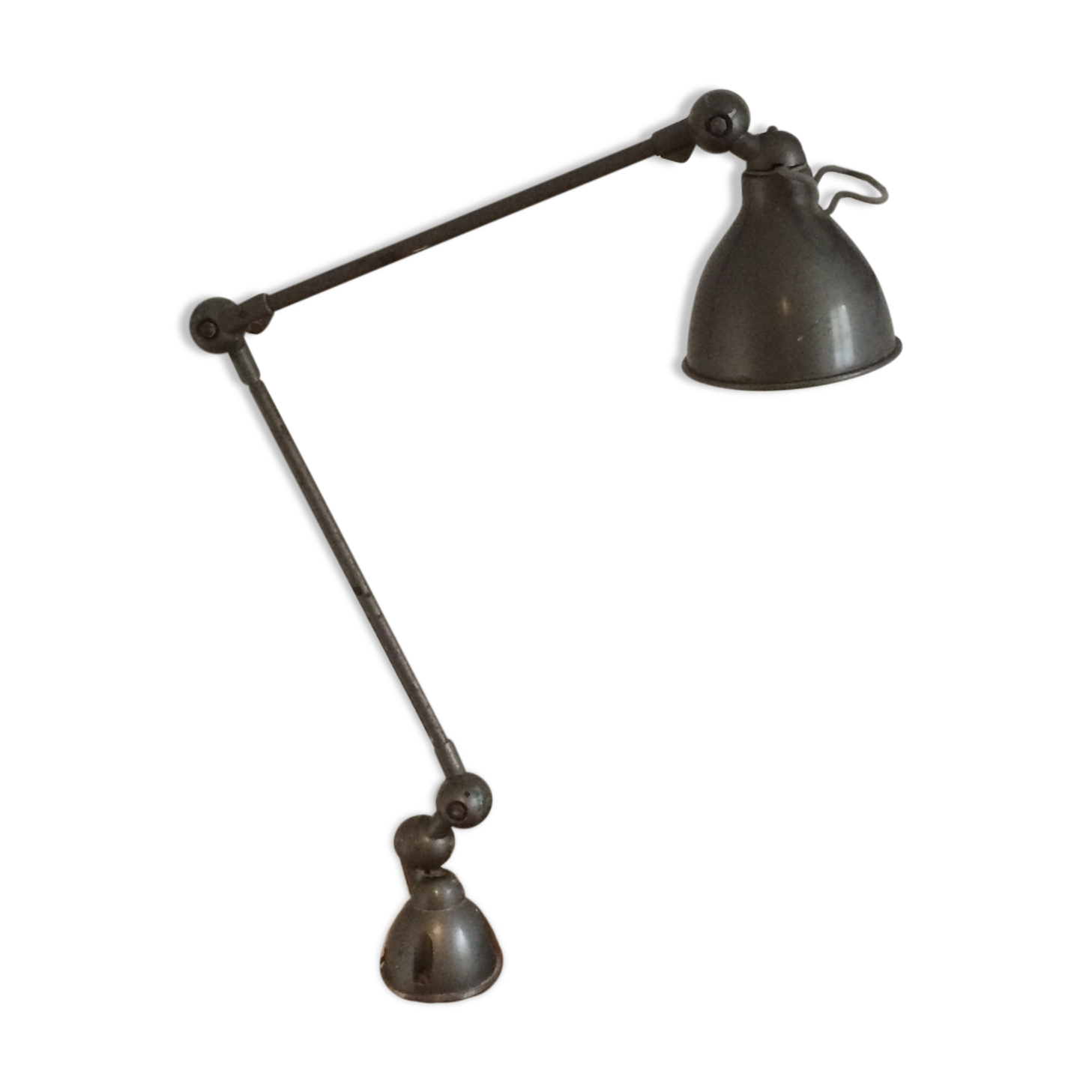 Lampe d’atelier articulée Jielde à étau 1950 Selency