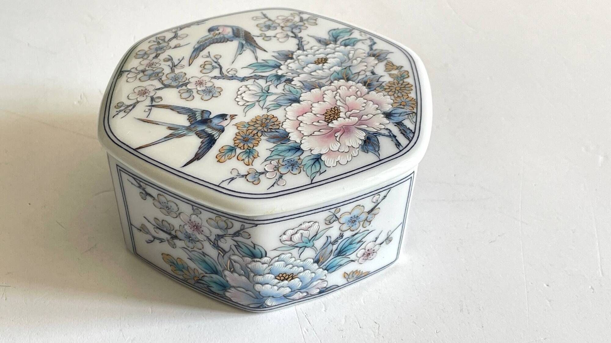 Ashtray porcelain japan