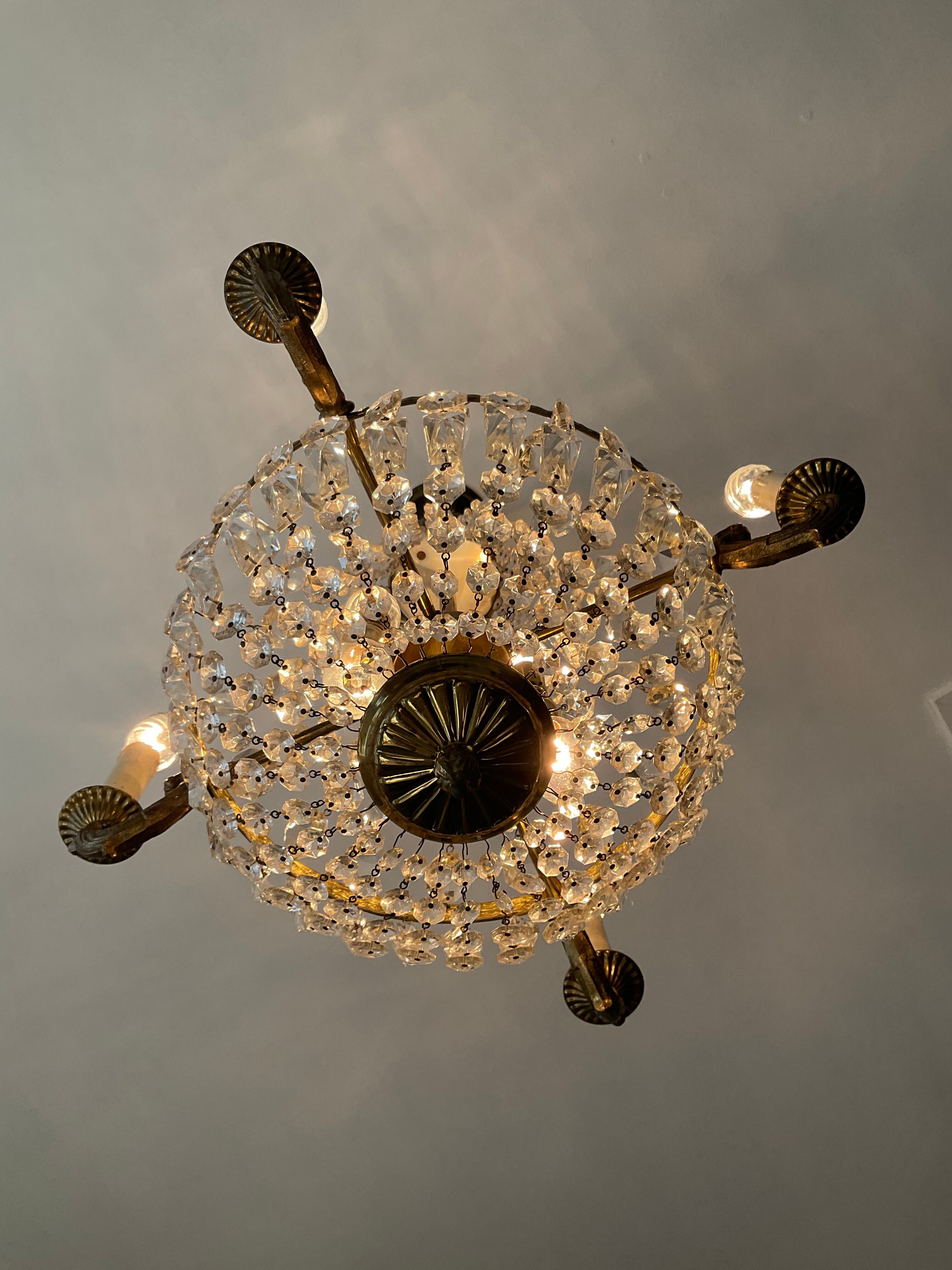 Balloon chandelier in bronze and grapevines 8 lamps