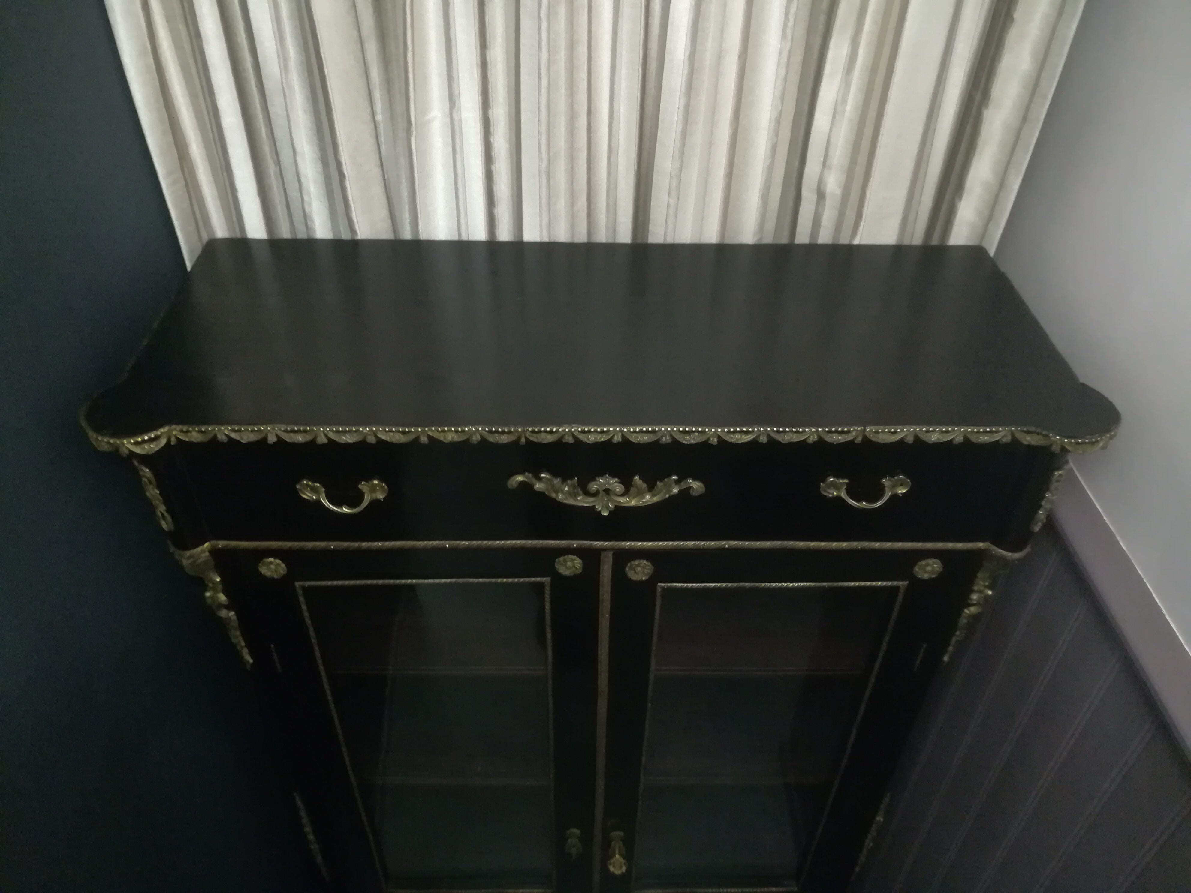 Napoleon III showcase lacquered black and gilded bronze