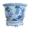 Chinese porcelain pot cover with its base