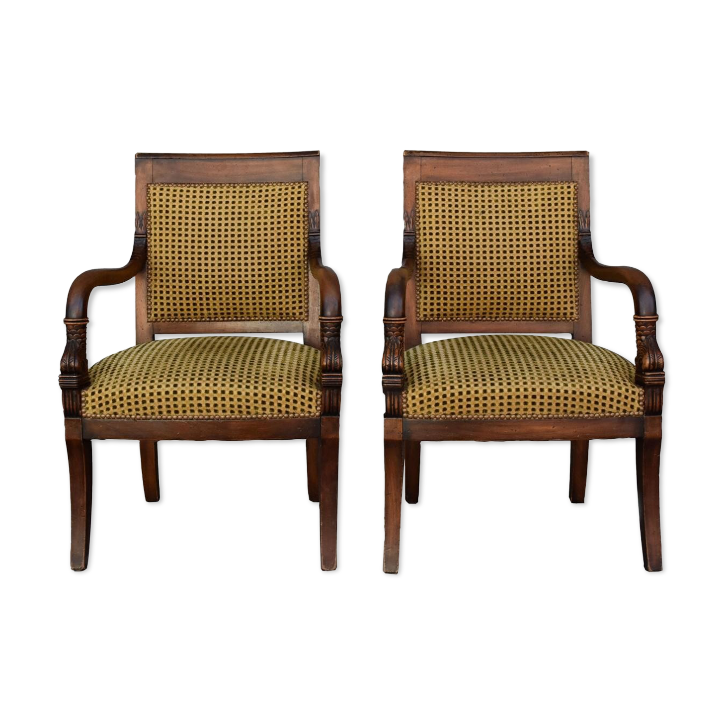 Paire de fauteuils en noyer de style restauration
