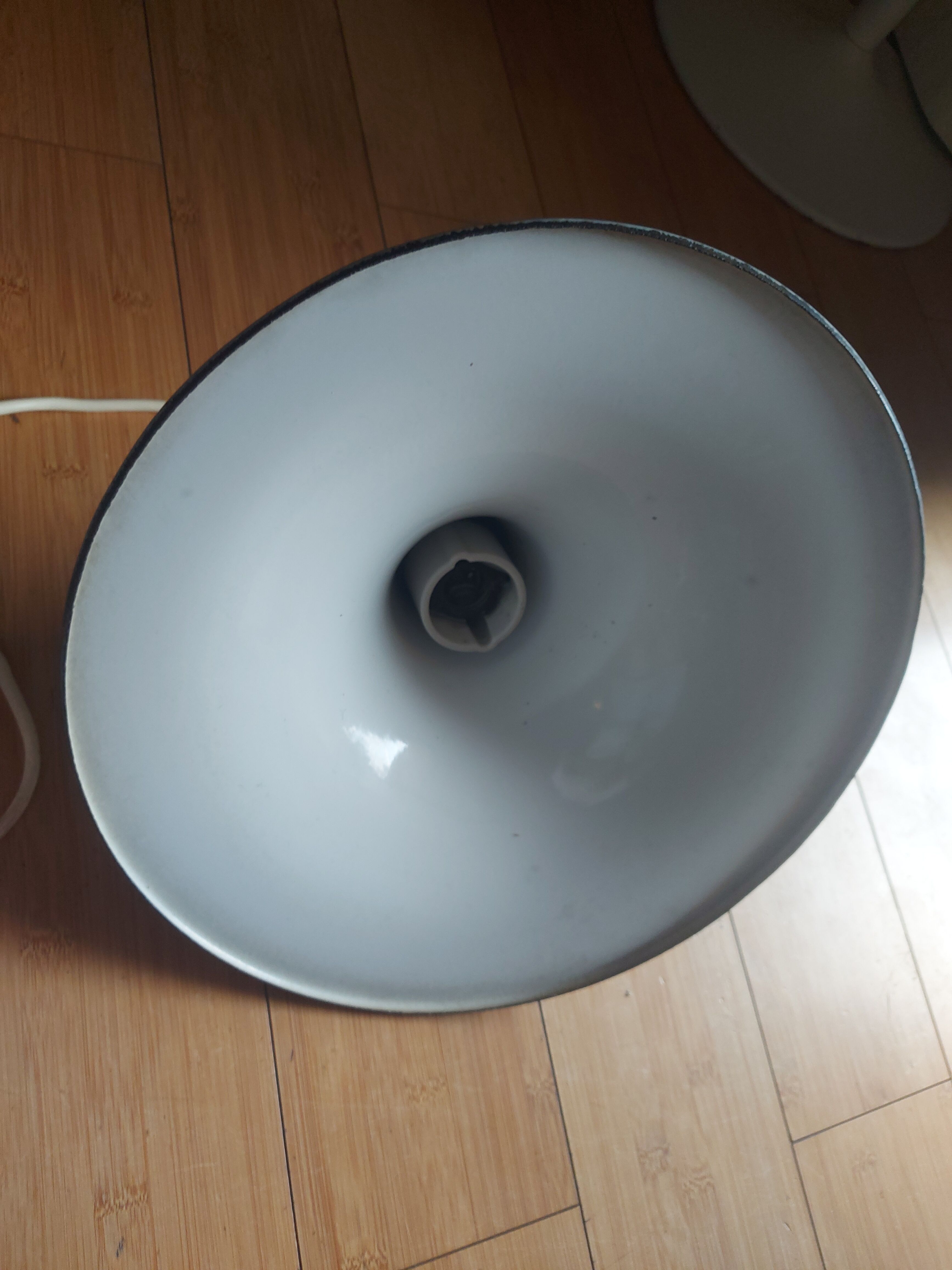 Industrial enamel hanging lamp