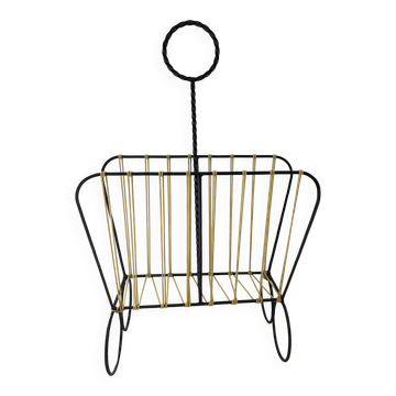 Scoubidou magazine rack