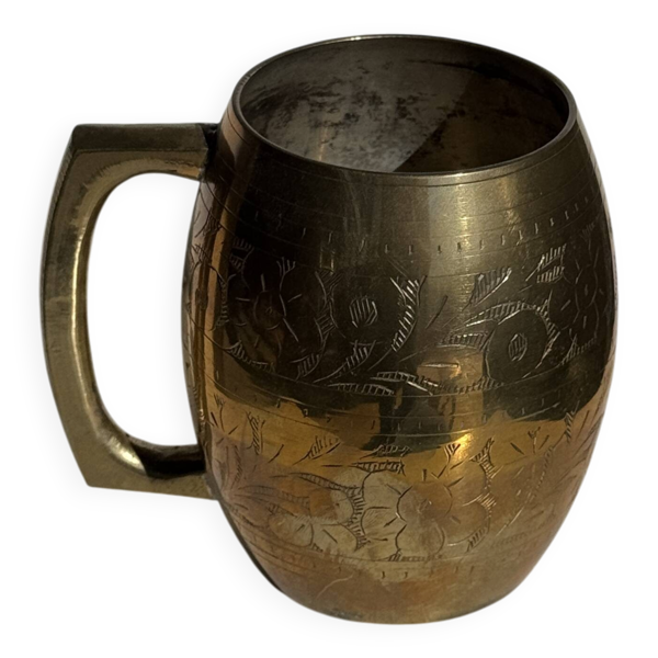 Mug indien en métal doré gravé de motifs floraux H11